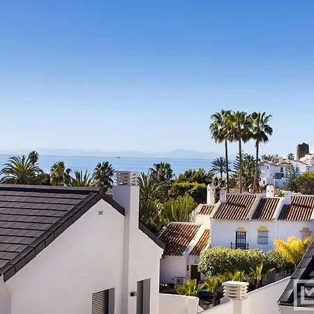 Sunsets - Modern 3-br Beachside Apartamento